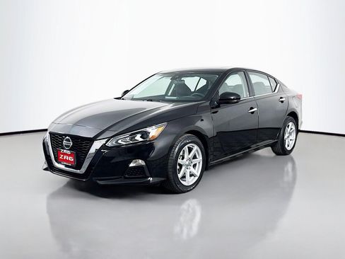 Used 2022 Nissan Altima 2.5 SV w/ SV Premium Package AWD/4WD image 1