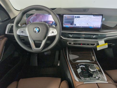 Used 2026 BMW X7 xDrive40i image 4