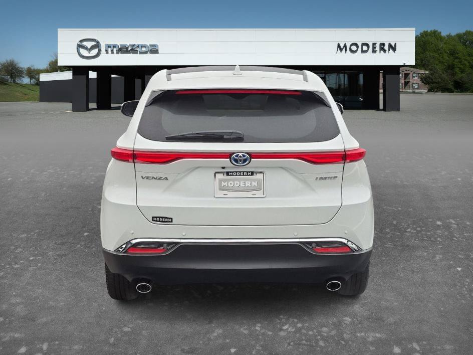 Used 2023 Toyota Venza Limited AWD/4WD image 4