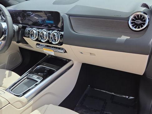 New 2026 Mercedes-Benz GLA 250 image 16
