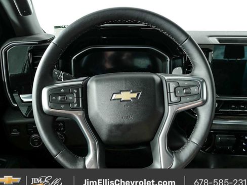 Used 2022 Chevrolet Silverado 1500 LTZ AWD/4WD image 10