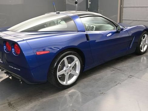 Used 2005 Chevrolet Corvette Coupe w/ Preferred Equipment Group RWD image 30