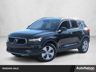 Used 2020 Volvo XC40 T4 Momentum video 1