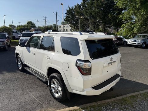 Used 2018 Toyota 4Runner SR5 image 5