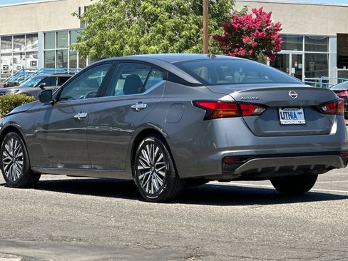 Used 2025 Nissan Altima 2.5 SV FWD image 6