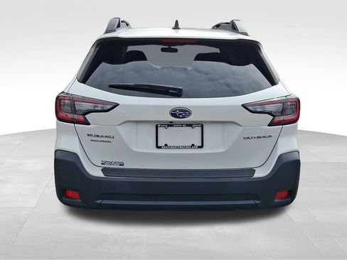 Used 2023 Subaru Outback Premium image 5
