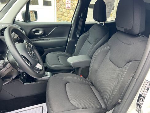 Used 2023 Jeep Renegade Latitude w/ Premium Group AWD/4WD image 12