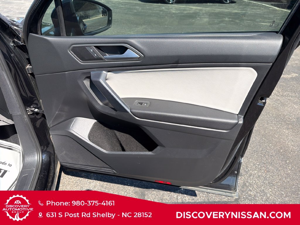 Used 2021 Volkswagen Tiguan SEL FWD image 40