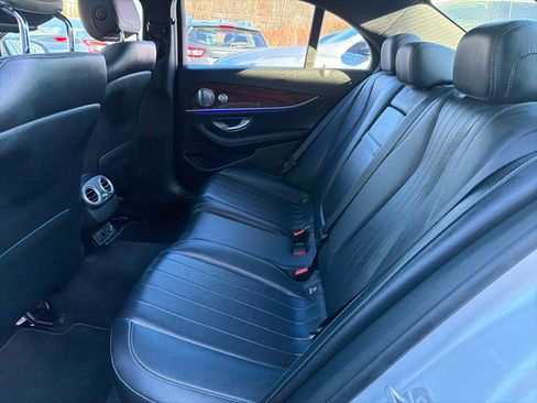 Used 2017 Mercedes-Benz E 300 4MATIC image 21