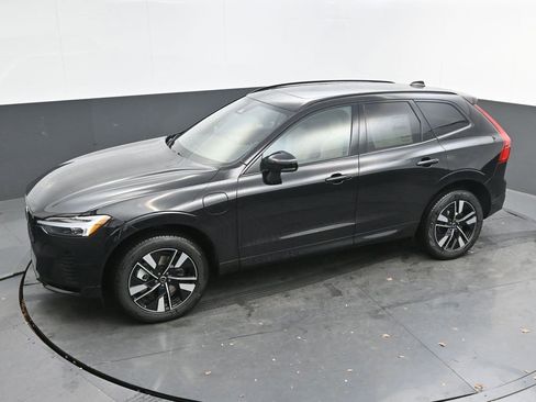 New 2026 Volvo XC60 T8 Core w/ Climate Package image 33