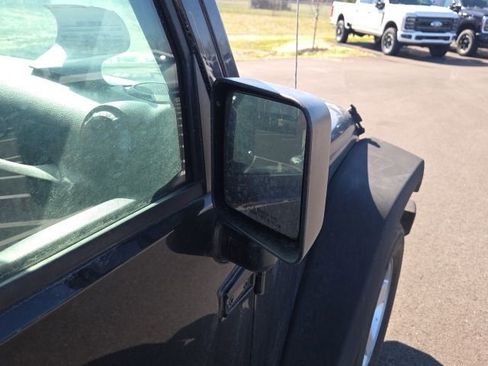 Used 2018 Jeep Wrangler Sport image 6