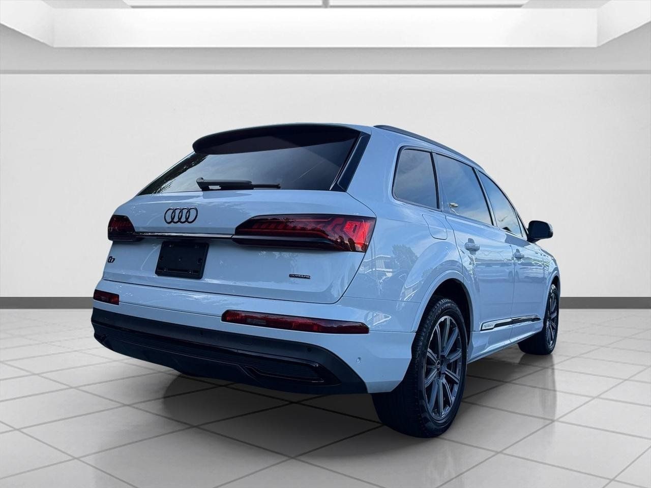 Used 2023 Audi Q7 2.0T Premium Plus w/ Premium Plus Package AWD/4WD image 5