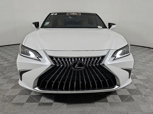 Used 2024 Lexus ES 300h w/ Premium Package image 2