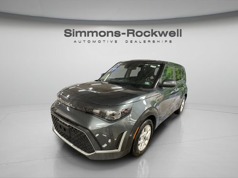 Used 2025 Kia Soul LX w/ LX Technology Package FWD image 1