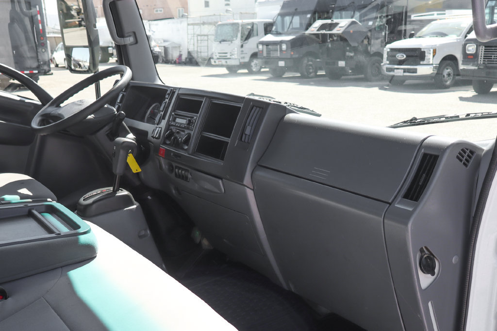 Used 2021 Isuzu NPR RWD image 26