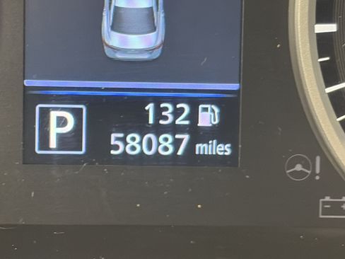 Used 2022 Nissan Sentra S w/ Lighting Package FWD image 5