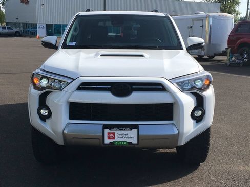 Used 2023 Toyota 4Runner TRD Off-Road Premium w/ Moonroof Package AWD/4WD image 12