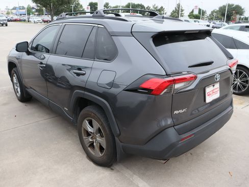Used 2024 Toyota RAV4 XLE w/ Convenience Package AWD/4WD image 8