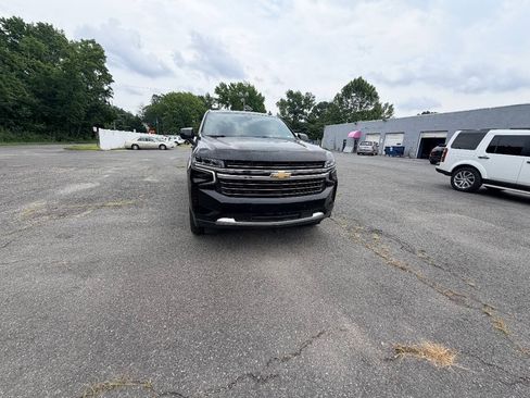 Used 2022 Chevrolet Suburban LT AWD/4WD image 6