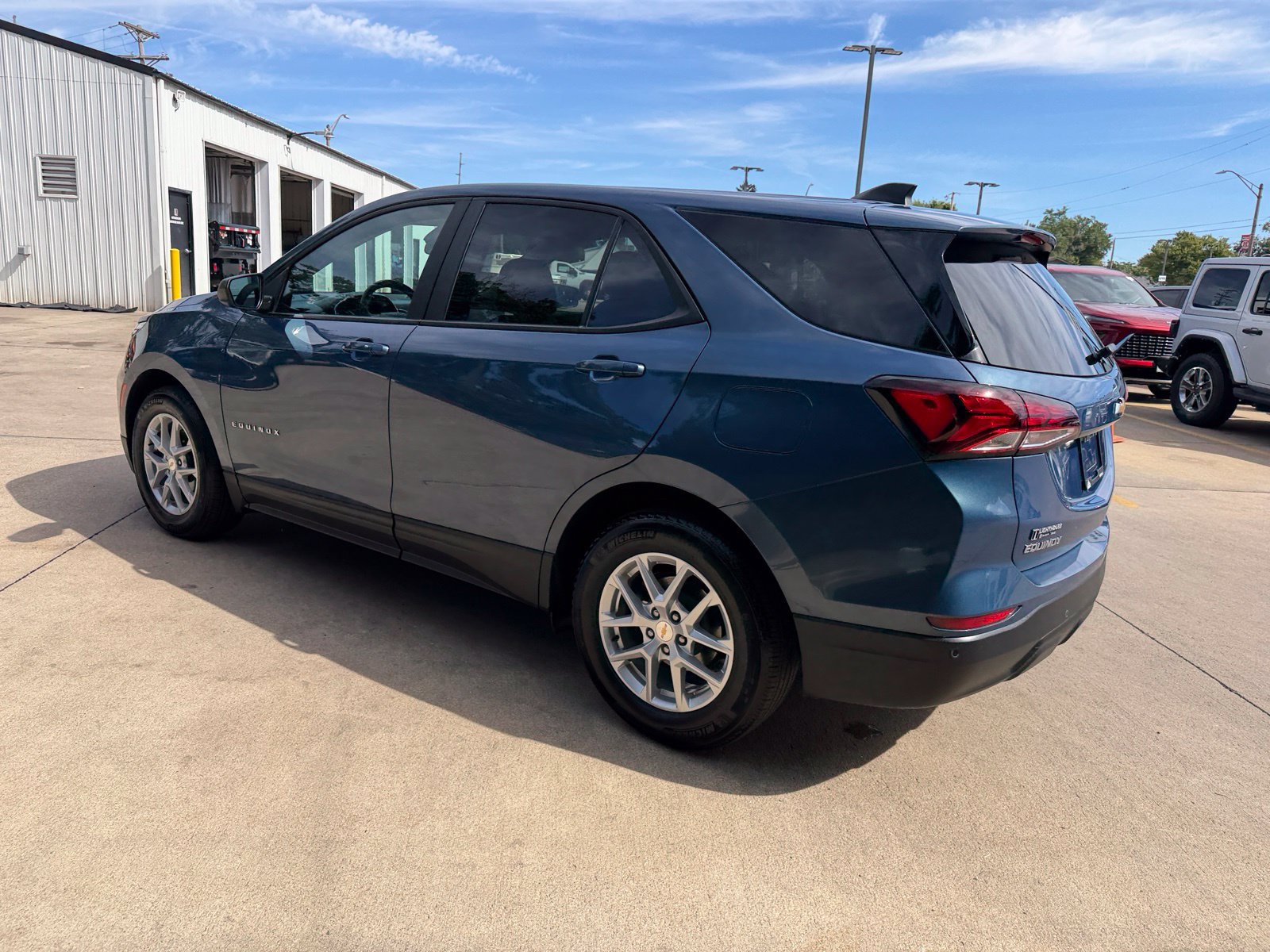 Used 2024 Chevrolet Equinox LS w/ LS Convenience Package FWD image 29