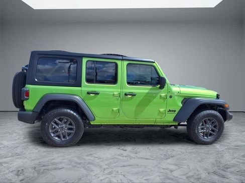 Used 2025 Jeep Wrangler Unlimited Sport AWD/4WD image 8