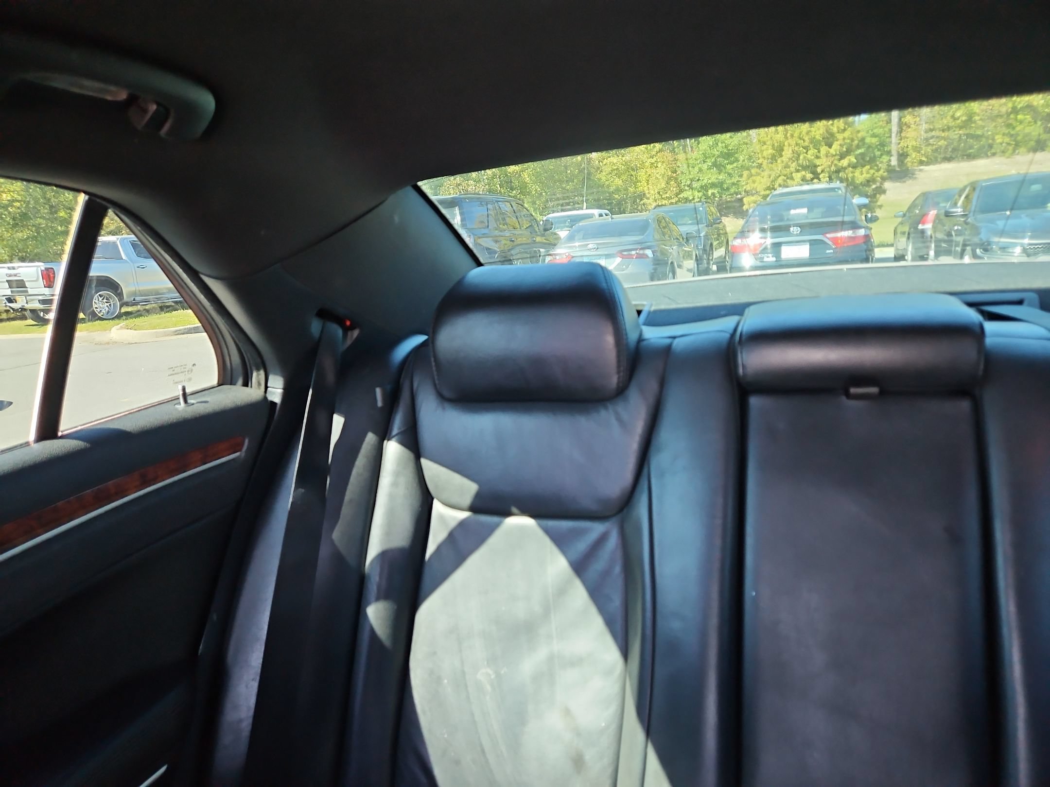Used 2014 Chrysler 300 RWD image 12