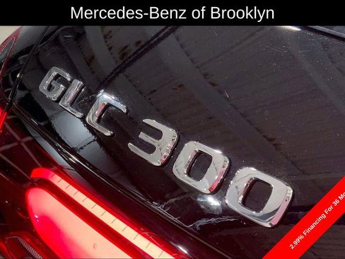 Used 2025 Mercedes-Benz GLC 300 4MATIC image 10