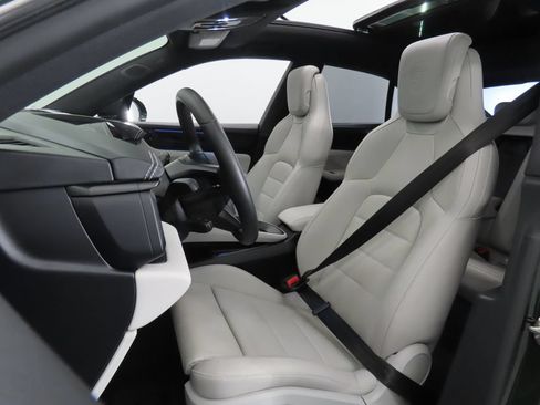 Certified 2025 Porsche Macan 4 Electric AWD/4WD image 5