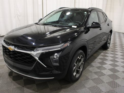 Used 2024 Chevrolet Trax LT w/ Driver Confidence Package FWD image 33