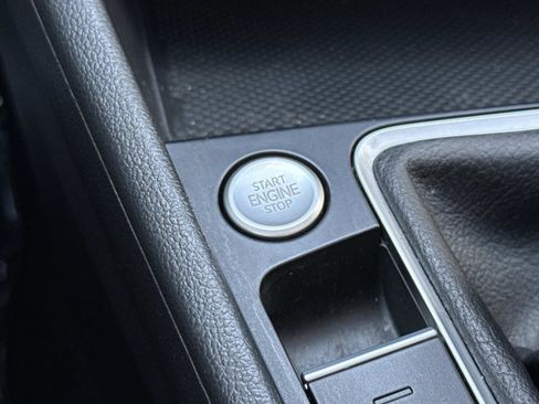 Used 2024 Volkswagen Jetta SE w/ Panoramic Sunroof Package image 15