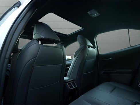 Used 2019 Lexus UX 250h F Sport image 30