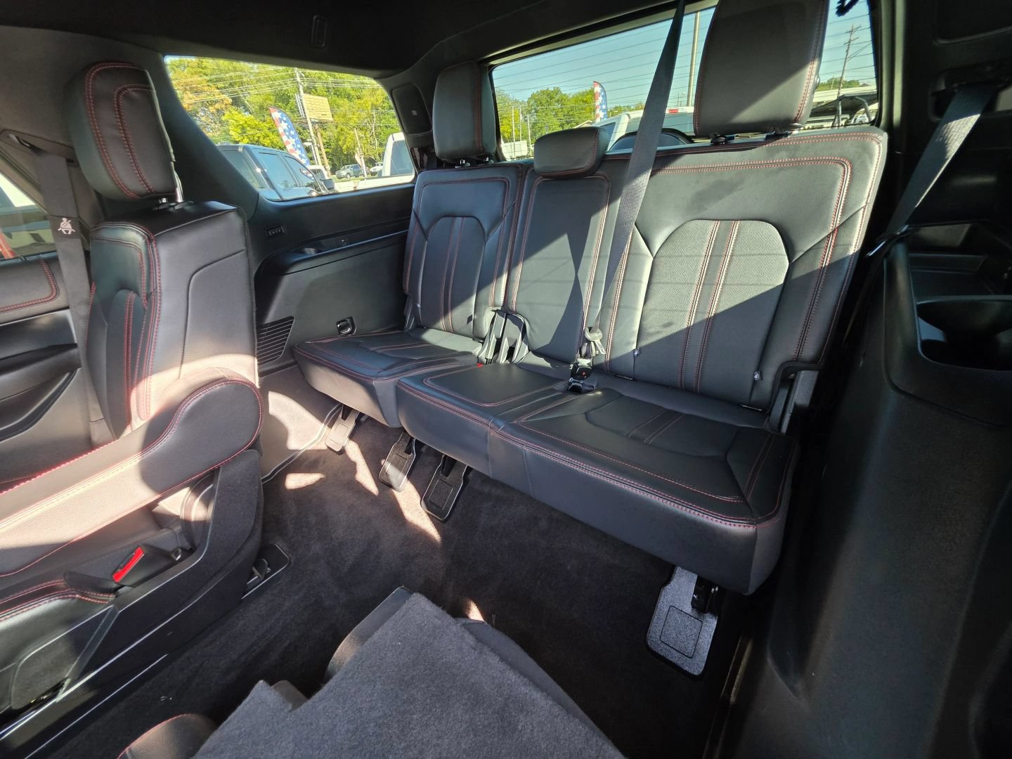 Used 2019 Ford Expedition Limited w/ Equipment Group 303A AWD/4WD image 44