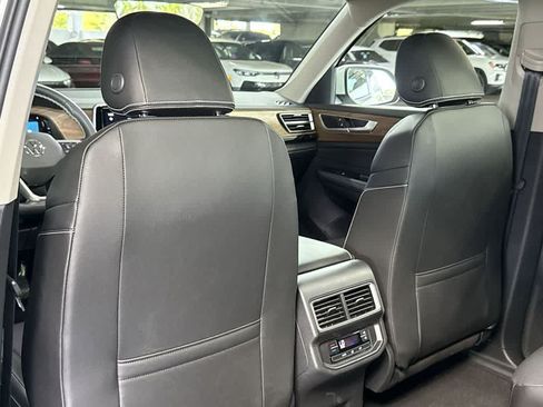 Used 2026 Volkswagen Atlas SE FWD image 23