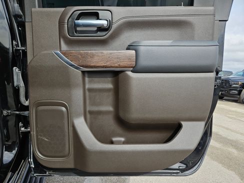 Used 2023 GMC Sierra 2500 Denali w/ Denali Ultimate Package image 26