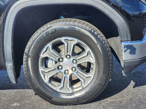 Used 2024 GMC Sierra 1500 SLT image 6