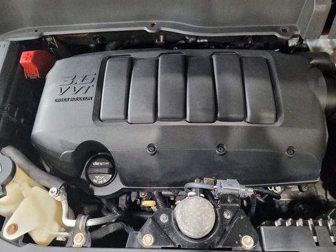 Used 2016 GMC Acadia SLE image 30