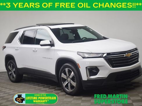 Used 2023 Chevrolet Traverse LT w/ LT Premium Package AWD/4WD image 1