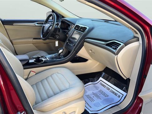 Used 2015 Ford Fusion SE FWD image 15
