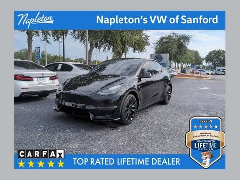 Used 2023 Tesla Model Y Long Range AWD/4WD image 1