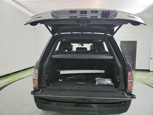 Used 2020 Land Rover Range Rover HSE image 32