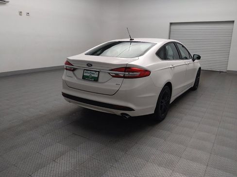 Used 2018 Ford Fusion SE image 9