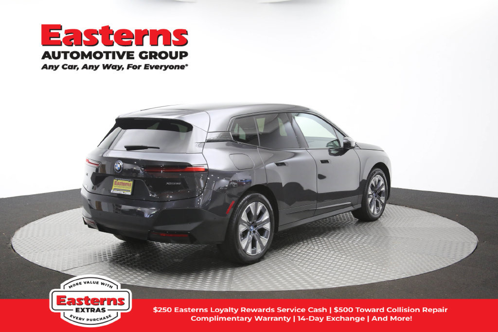 Used 2024 BMW iX xDrive50 AWD/4WD image 41