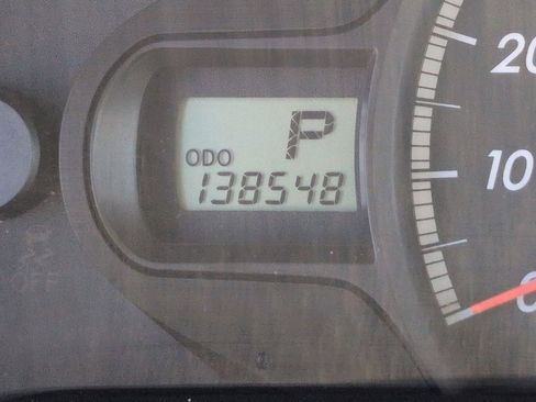 Used 2013 Toyota Sienna LE w/ Towing Pkg image 19