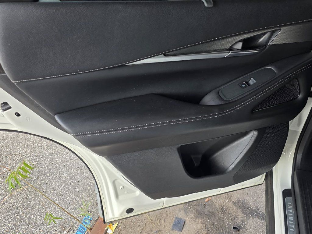 Used 2023 INFINITI QX60 Luxe w/ Cargo Package FWD image 33