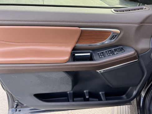 Used 2025 Ford Expedition King Ranch image 11