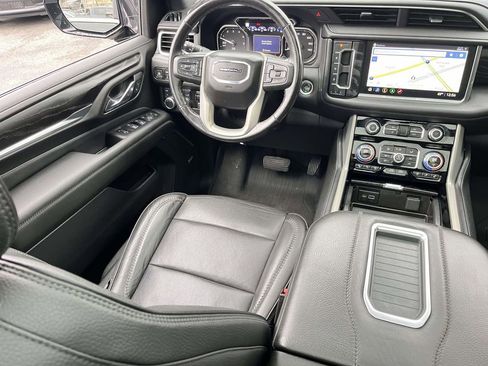 Used 2021 GMC Yukon Denali w/ Denali Premium Package image 30
