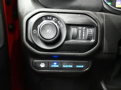 Used 2021 Jeep Wrangler Unlimited Sahara w/ Cold Weather Group image 27