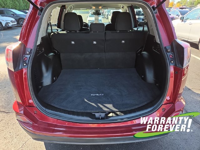 Used 2018 Toyota RAV4 LE w/ Carpet Mat Package FWD image 17