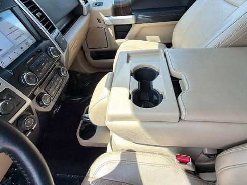 Used 2017 Ford F150 Lariat RWD image 23