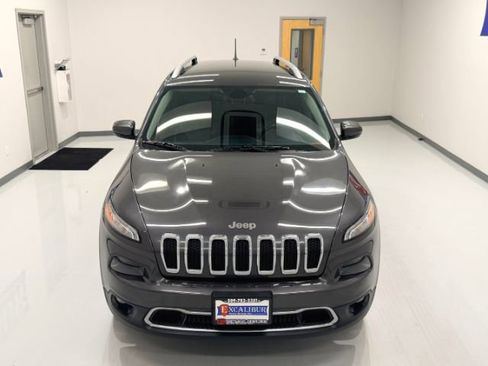 Used 2016 Jeep Cherokee Limited w/ Trailer Tow Group AWD/4WD image 3